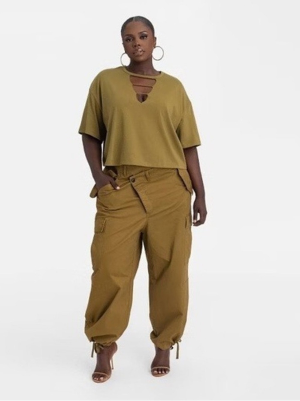 KBB KAHLANA Women
Plus Sz 3X Mid-Rise
Straight Leg Cargo Jogger Tan/Brown Pants